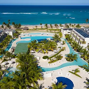 Resort Dreams Onyx & *****